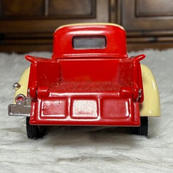 Vintage Coca-Cola x Mattel Matchbox Metal Red Yellow 1940 Ford Pick Up Truck - Picture 6 of 14